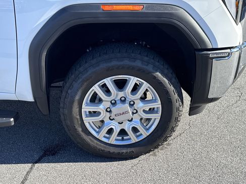 Used 2024 GMC Sierra 2500 SLT w/ SLT Convenience Package image 11