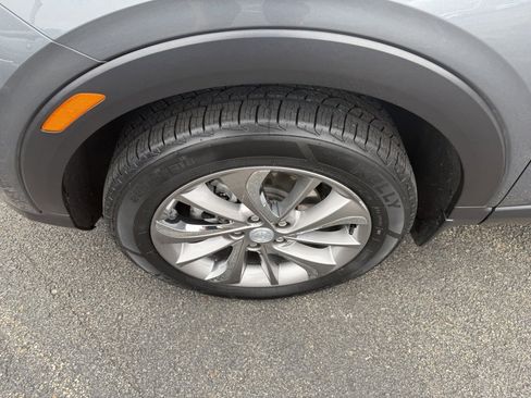 Used 2022 Buick Encore GX Essence w/ Experience Buick Package image 12