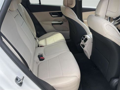 Used 2023 Mercedes-Benz GLC 300 4MATIC image 29