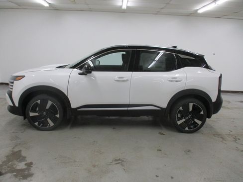 New 2026 Nissan Kicks SR w/ SR Premium Package image 8