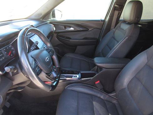 Used 2023 Chevrolet TrailBlazer RS w/ Sun and Liftgate Package image 16