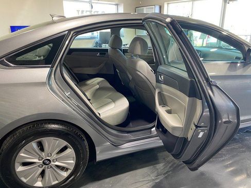 Used 2019 Hyundai Sonata SE image 16