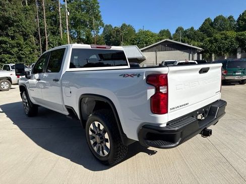 Used 2022 Chevrolet Silverado 2500 Custom w/ Snow Plow Prep/Camper Package AWD/4WD image 11