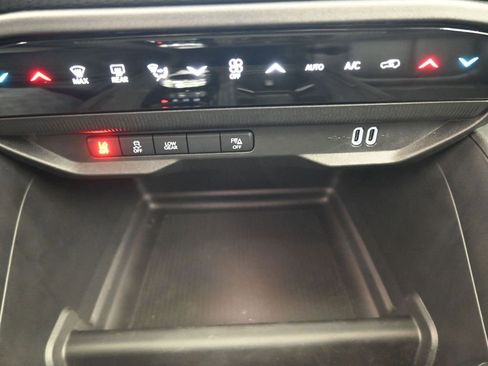 New 2026 Jeep Cherokee Limited image 9