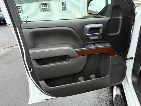 Used 2018 GMC Sierra 1500 SLE w/ SLE Value Package image 15