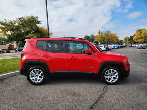 Used 2016 Jeep Renegade Latitude image 8