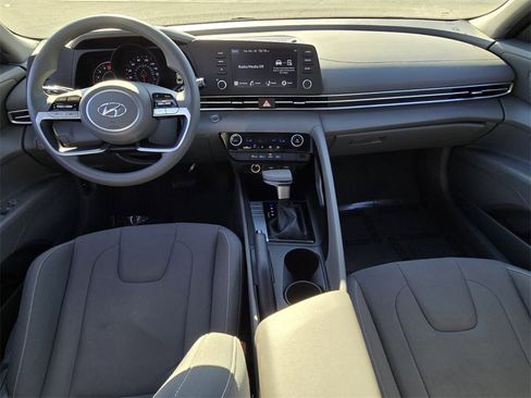 Certified 2022 Hyundai Elantra SEL image 12