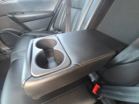 Used 2021 Nissan Rogue SL FWD image 17