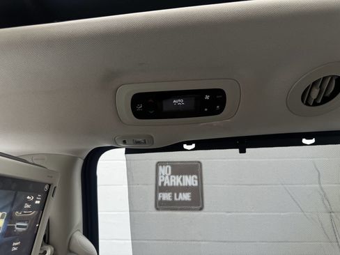 Used 2018 Chrysler Pacifica Limited w/ Advanced Safetytec Group image 36