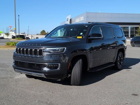 Used 2024 Jeep Wagoneer Series III image 11