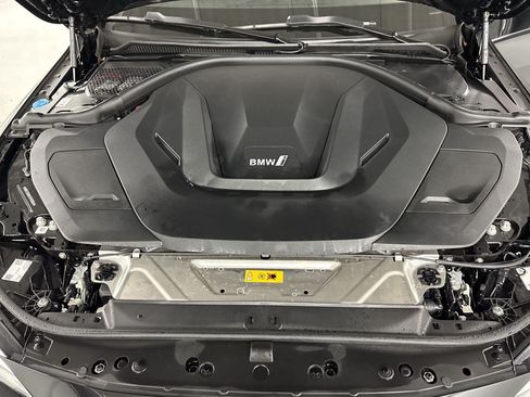 Used 2025 BMW i4 eDrive40 w/ Parking Assistance Package RWD image 32