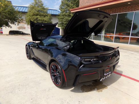 Used 2019 Chevrolet Corvette Z06 RWD image 16