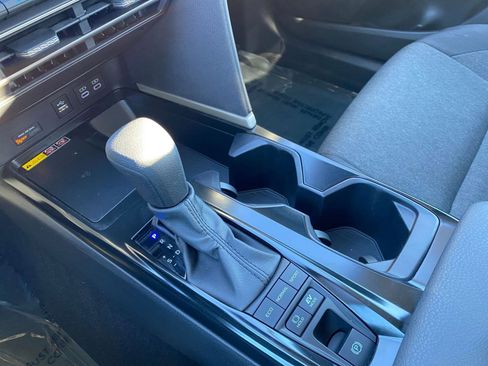 Used 2025 Toyota Camry LE image 41