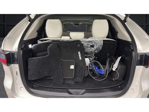 Used 2024 MAZDA CX-90 Plug-In Hybrid w/ Premium Plus AWD/4WD image 36