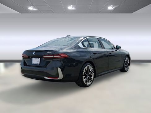 Used 2025 BMW 530i image 7