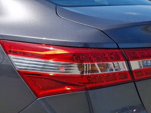 Used 2015 Toyota Avalon XLE Touring FWD image 11