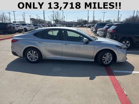 Used 2025 Toyota Camry LE image 2