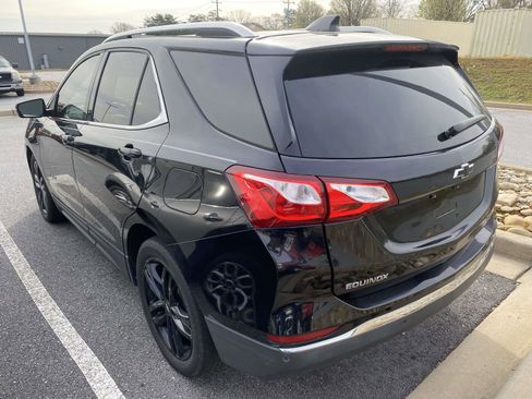 Used 2020 Chevrolet Equinox LT w/ Midnight Edition image 4