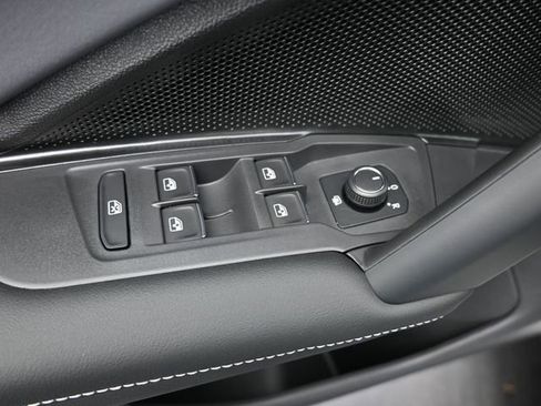 New 2026 Volkswagen Tiguan SE R-Line image 13