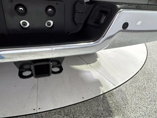 Used 2017 RAM 3500 Tradesman w/ Chrome Appearance Group AWD/4WD image 6
