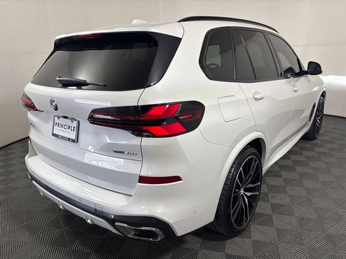 Certified 2026 BMW X5 sDrive40i w/ M Sport Package RWD image 5