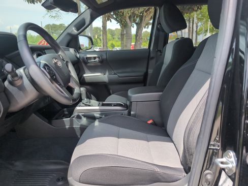 Used 2023 Toyota Tacoma TRD Sport w/ Advanced Technology Package image 13