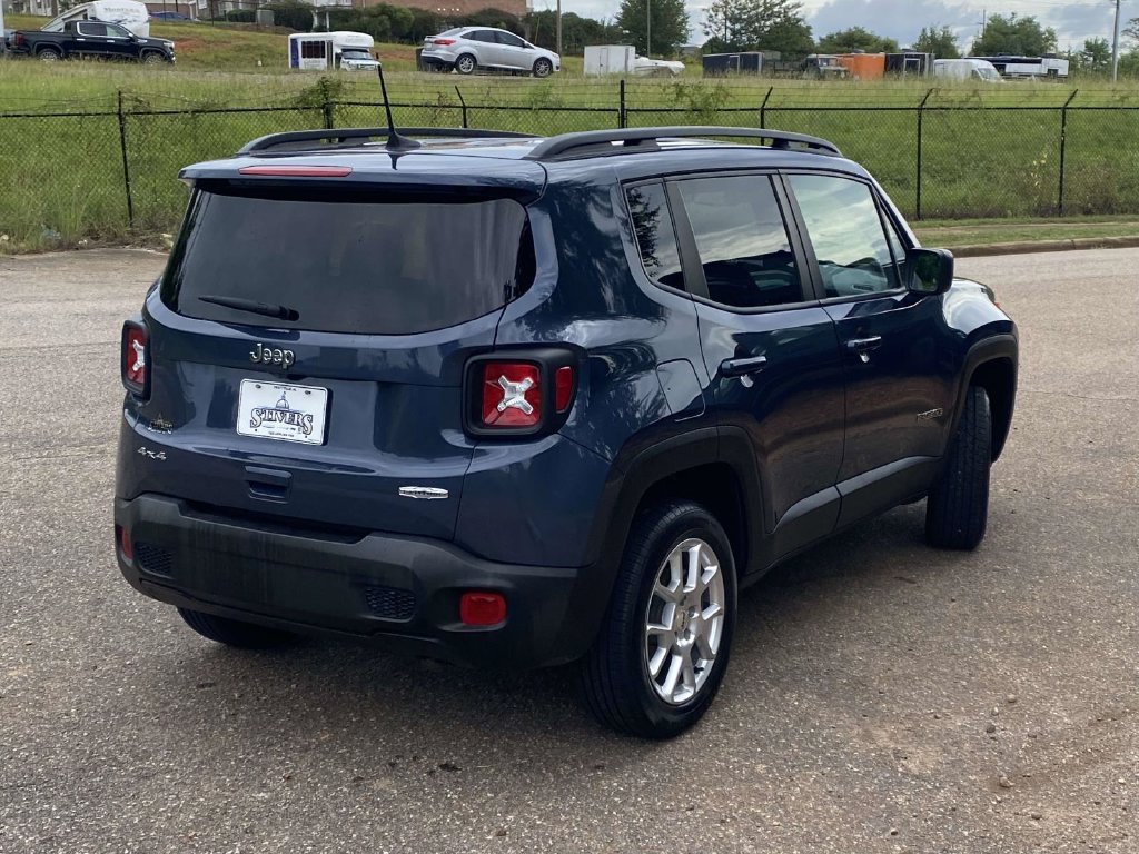 Certified 2022 Jeep Renegade Latitude w/ Convenience Group AWD/4WD image 9