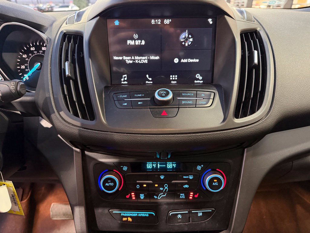 Used 2018 Ford Escape SE w/ Ford Safe & Smart Package FWD image 9