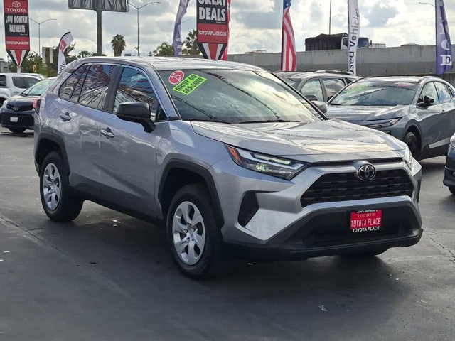 Used 2025 Toyota RAV4 LE AWD/4WD image 3