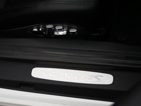 Used 2019 Porsche 911 Targa 4S image 24