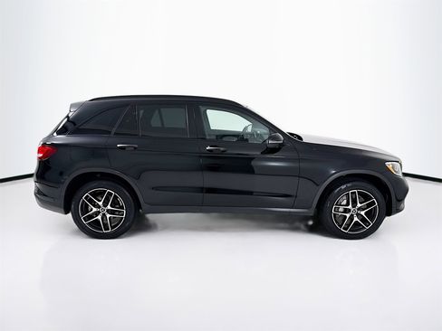 Used 2018 Mercedes-Benz GLC 300 4MATIC image 9