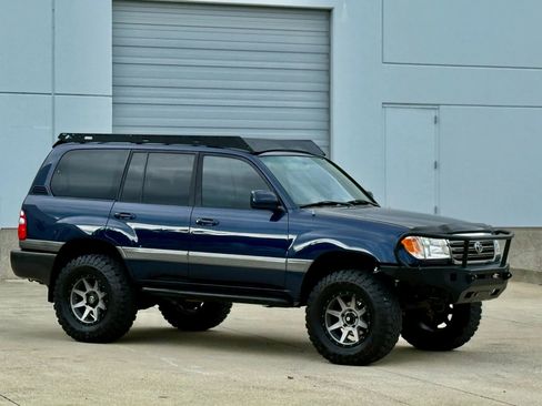 Used 2005 Toyota Land Cruiser AWD/4WD image 17