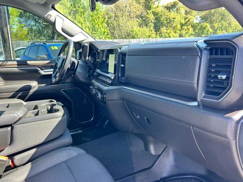 Used 2022 Chevrolet Silverado 1500 LT w/ All Star Edition Plus image 9