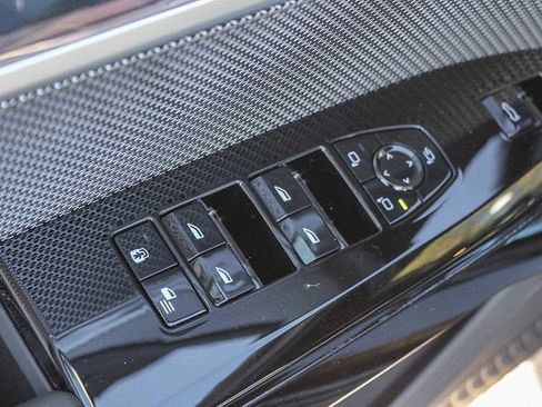 New 2026 BMW 750e xDrive w/ Executive Package image 31