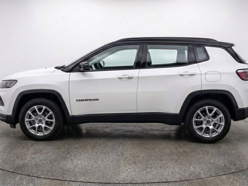Used 2025 Jeep Compass Limited AWD/4WD image 5