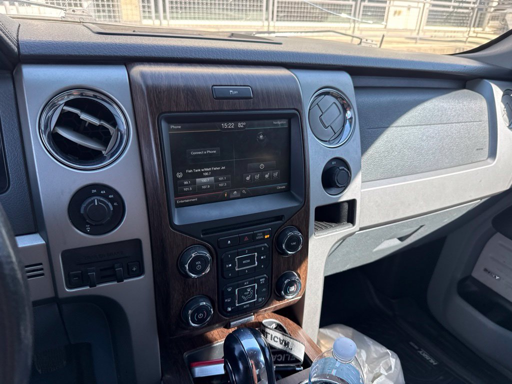 Used 2014 Ford F150 Lariat w/ Equipment Group 502A Luxury AWD/4WD image 9