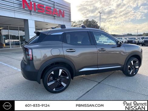 New 2026 Nissan Kicks SR w/ Cold Weather Package image 10