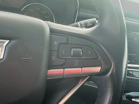 Used 2022 Cadillac XT6 Luxury image 23