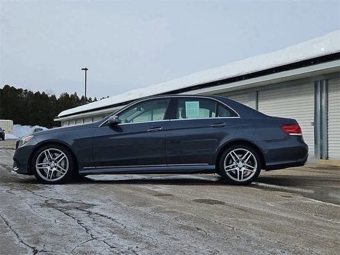 Used 2014 Mercedes-Benz E 550 4MATIC Sedan image 2