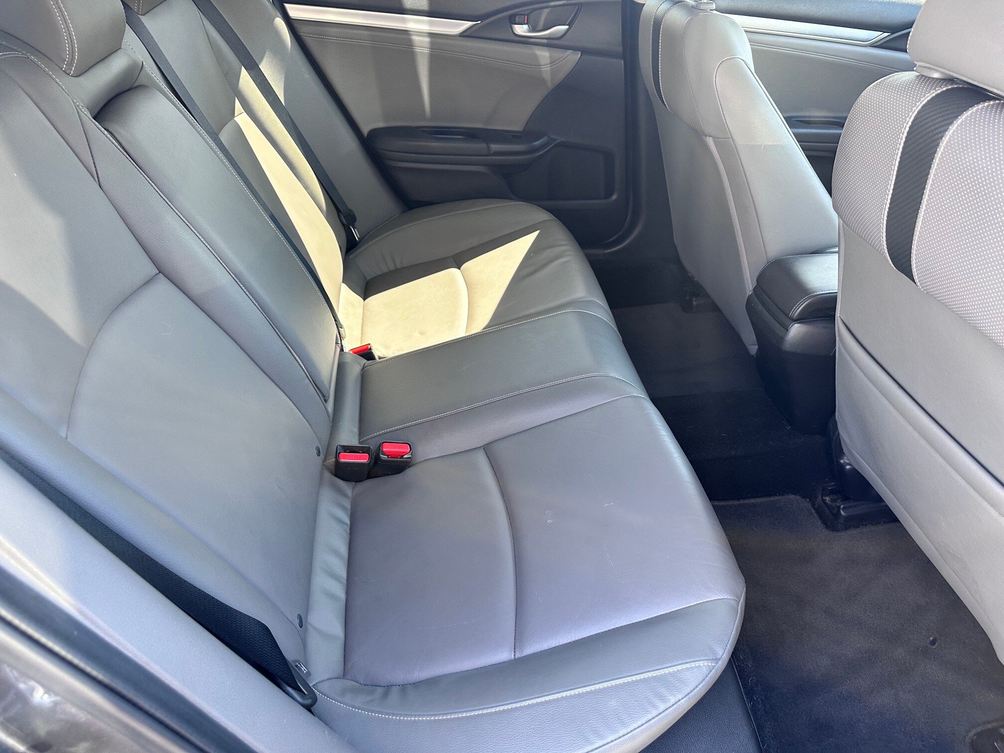 Used 2018 Honda Civic EX-L image 8