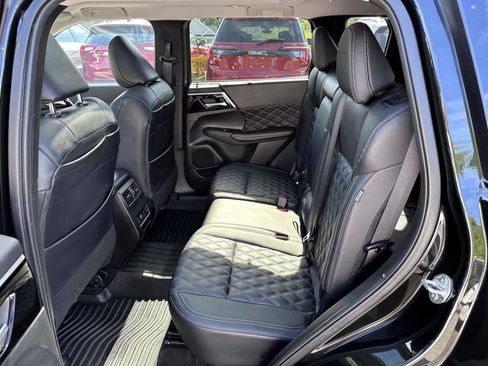 Used 2024 Mitsubishi Outlander SEL AWD/4WD image 14