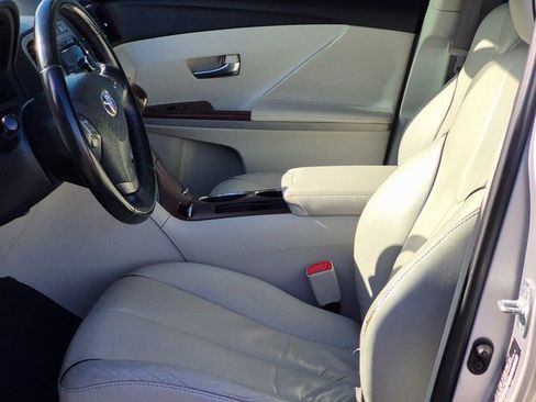 Used 2009 Toyota Venza AWD image 16