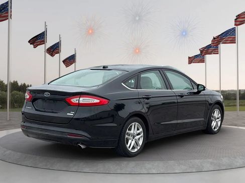 Used 2015 Ford Fusion SE FWD image 7