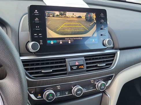 Used 2018 Honda Accord EX image 26