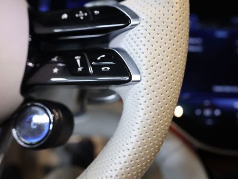 Used 2024 Mercedes-Benz EQE AMG 4MATIC SUV image 17