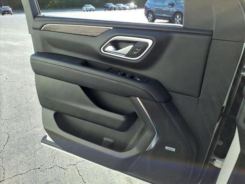 Used 2024 Chevrolet Suburban Premier w/ Premium Package image 42