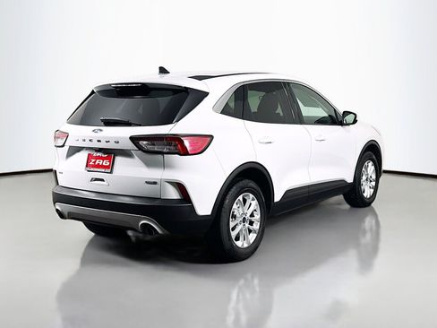 Used 2020 Ford Escape SE image 5