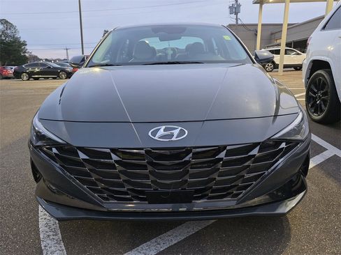 Used 2023 Hyundai Elantra Limited image 2