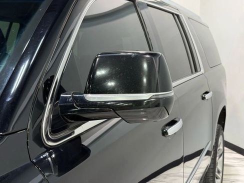 Used 2019 Cadillac Escalade ESV Luxury image 60