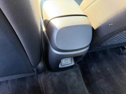 Used 2025 Hyundai Elantra SEL FWD image 17